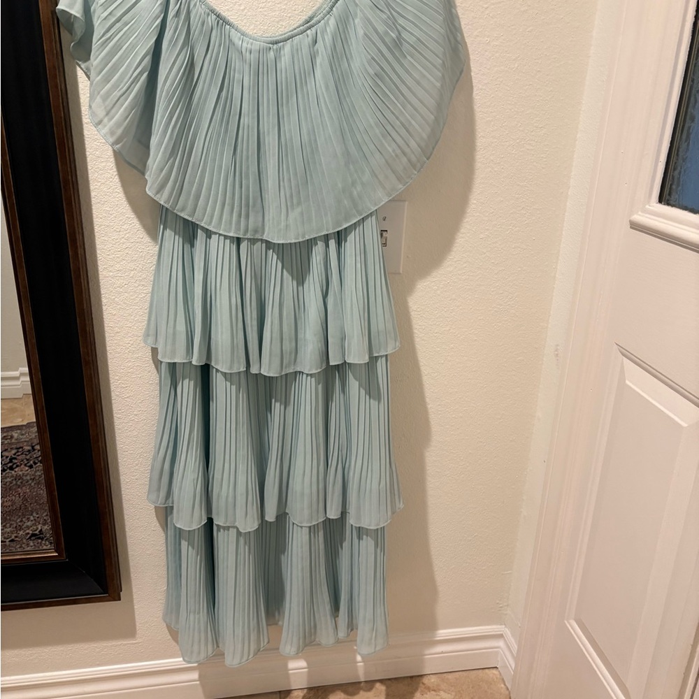 Elegant Pleated Dress in Light Gray